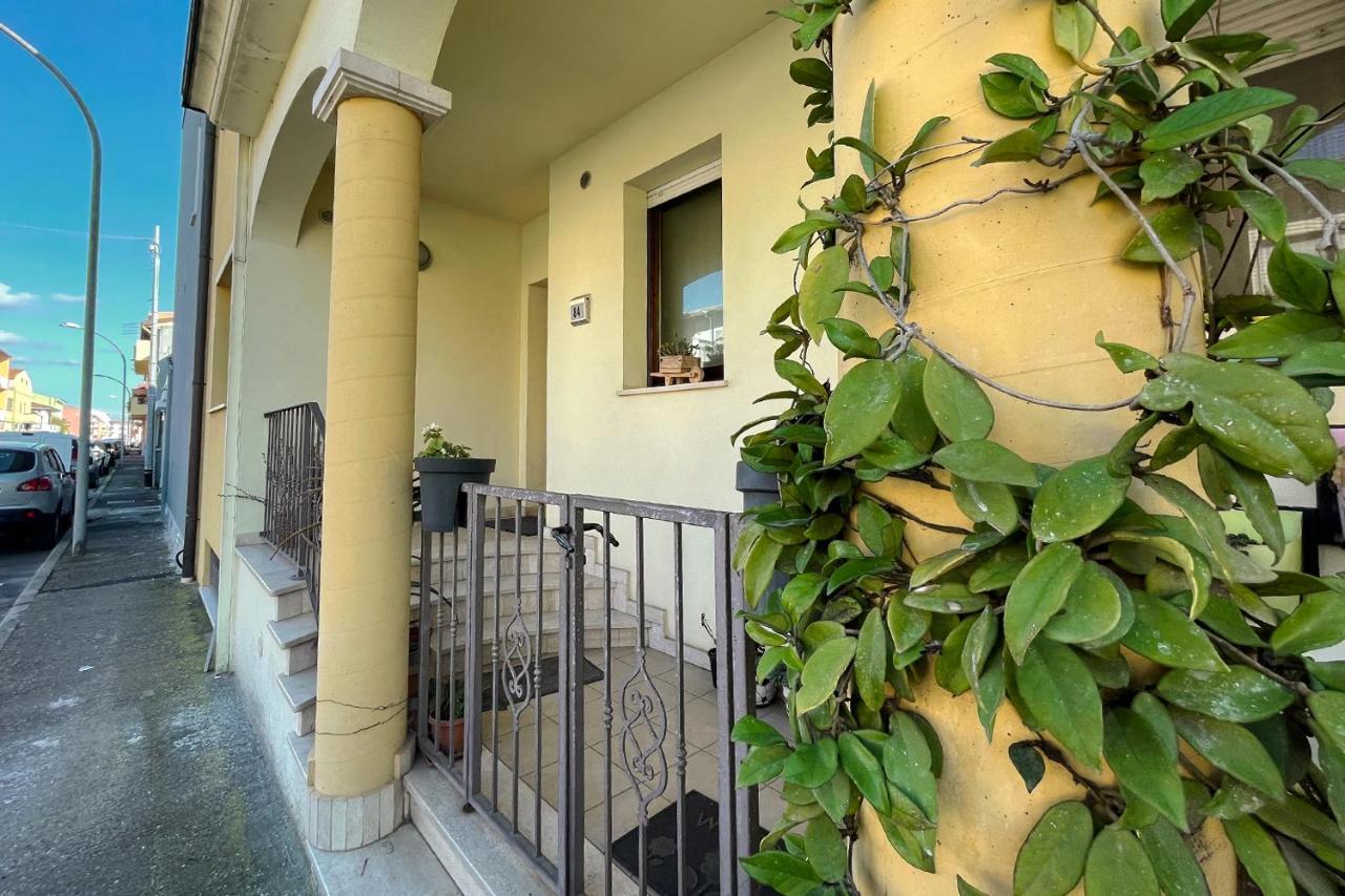Aristanis Home Vacation Apartment Oristano Exterior foto